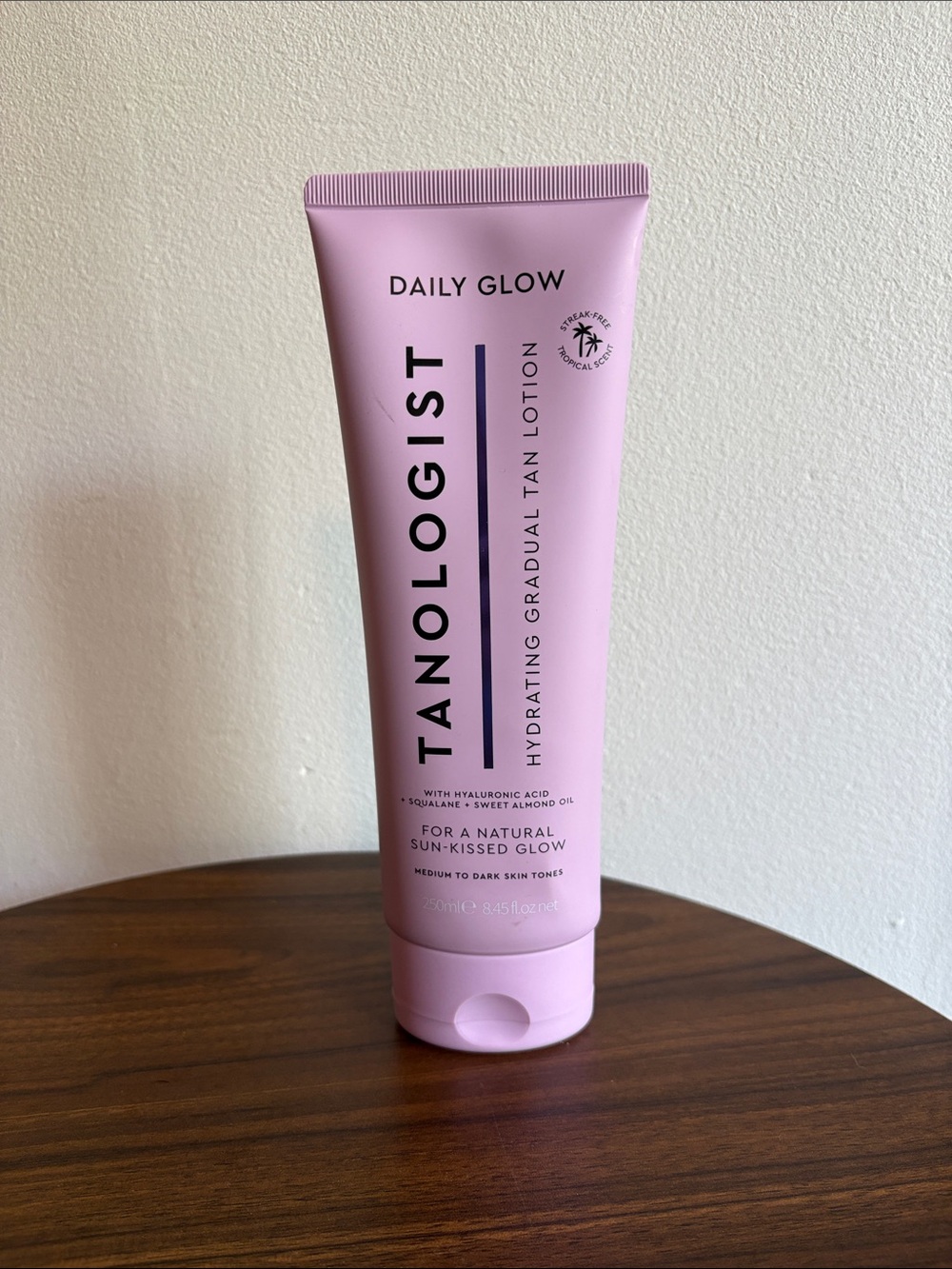 Tanologist Daily Glow Hydrating Gradual Tan Lotion - Pink